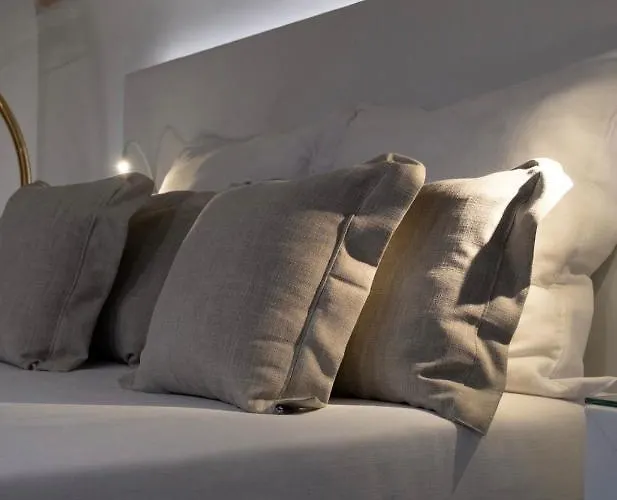 The Saint 4* בארי