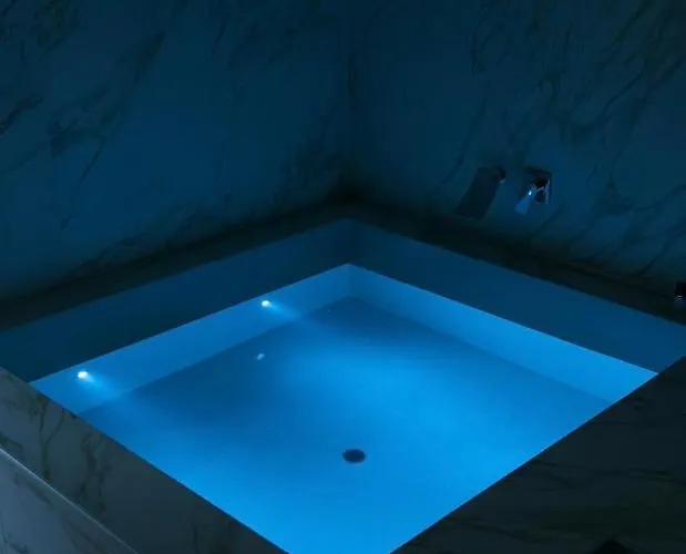 The Saint בית הארחה