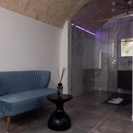 The Saint Konukevi Bari