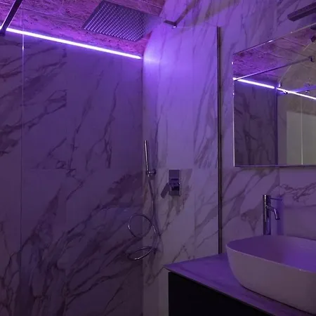 The Saint Konukevi Bari